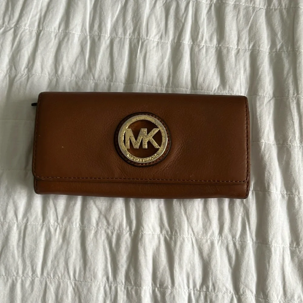 Michael Kors Wallet - Picture 1 of 4